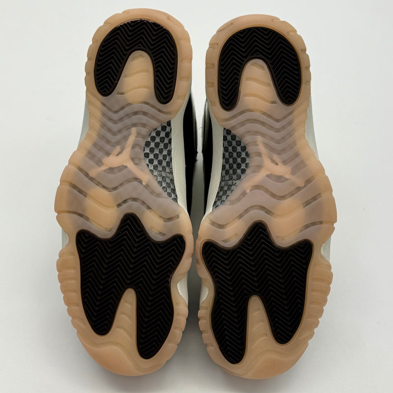 Jordan 11 Retro Neapolitan (Women)