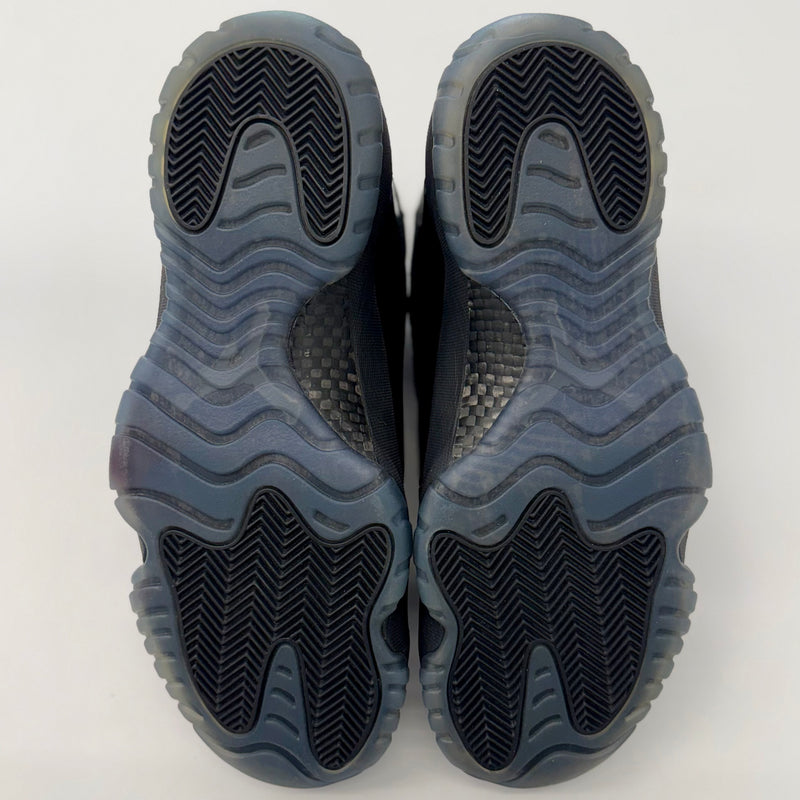 Air Jordan 11 Retro Cap and Gown