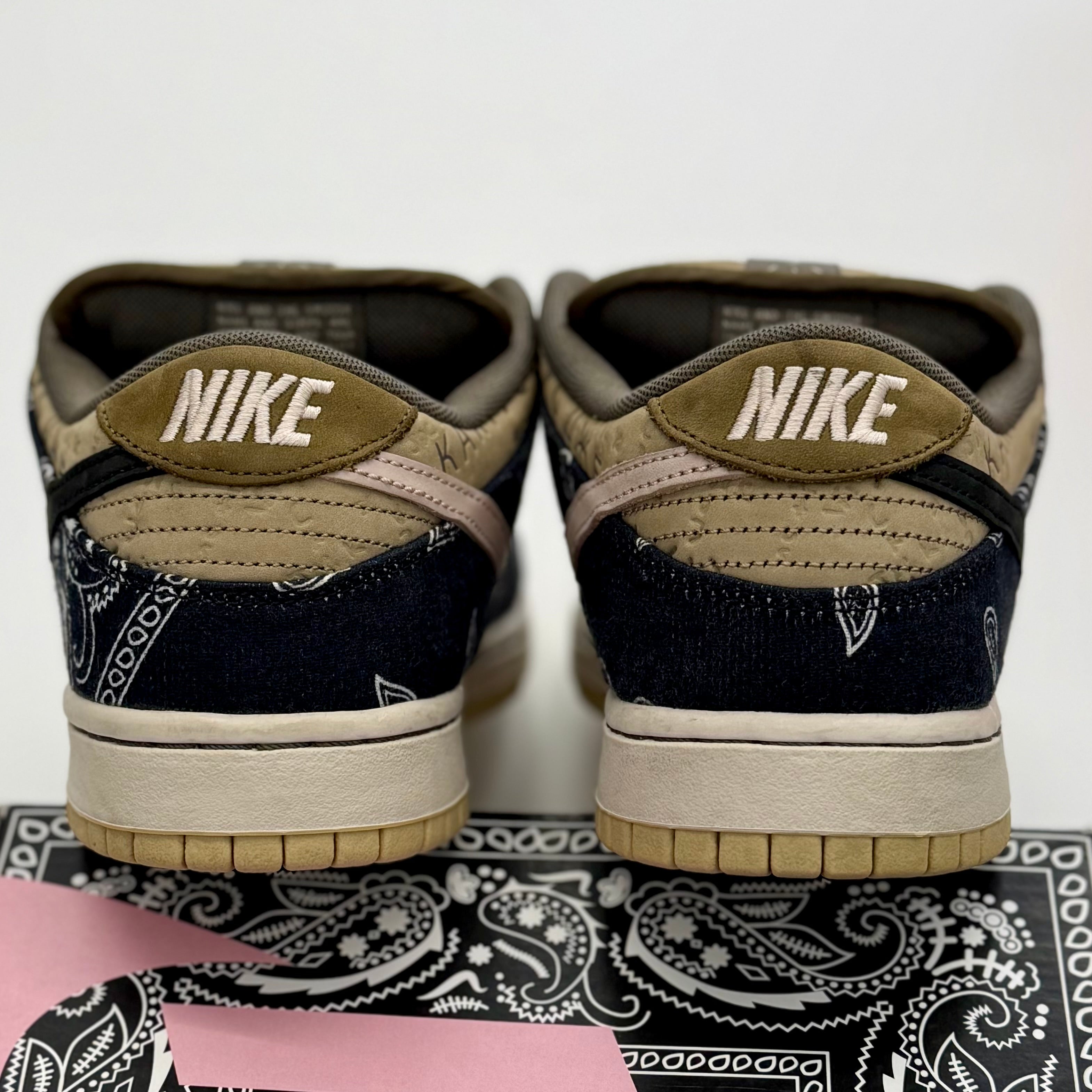 Nike SB Dunk Low Travis Scott Bandana Special Box - Authentic