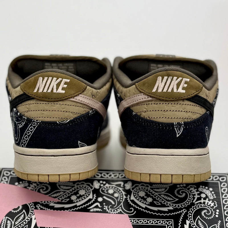 Nike SB Dunk Low x Travis Scott 'Bandana' (Special Box)