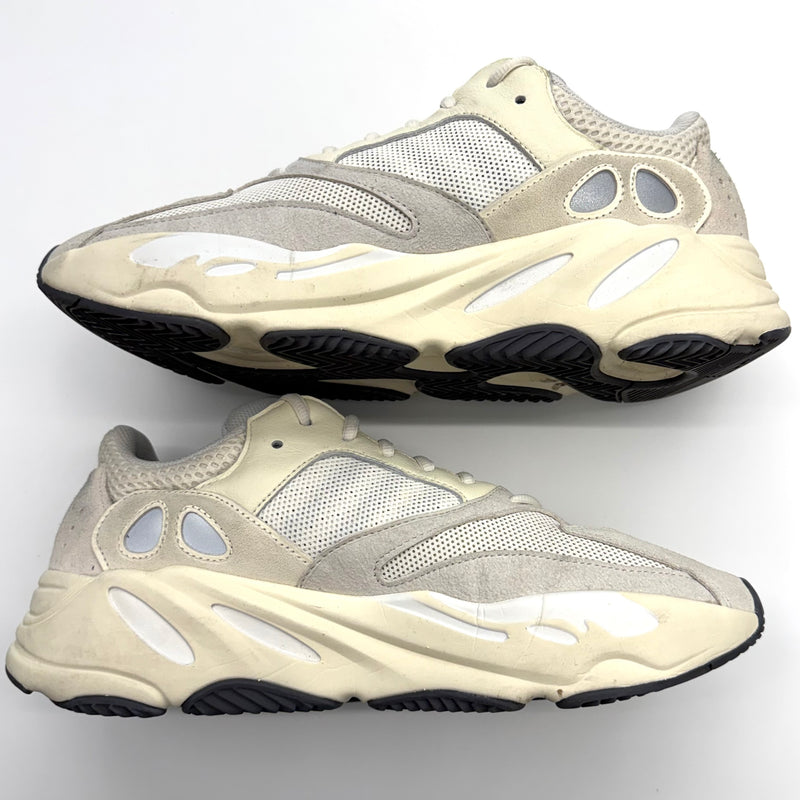 Adidas Yeezy Boost 700 Analog