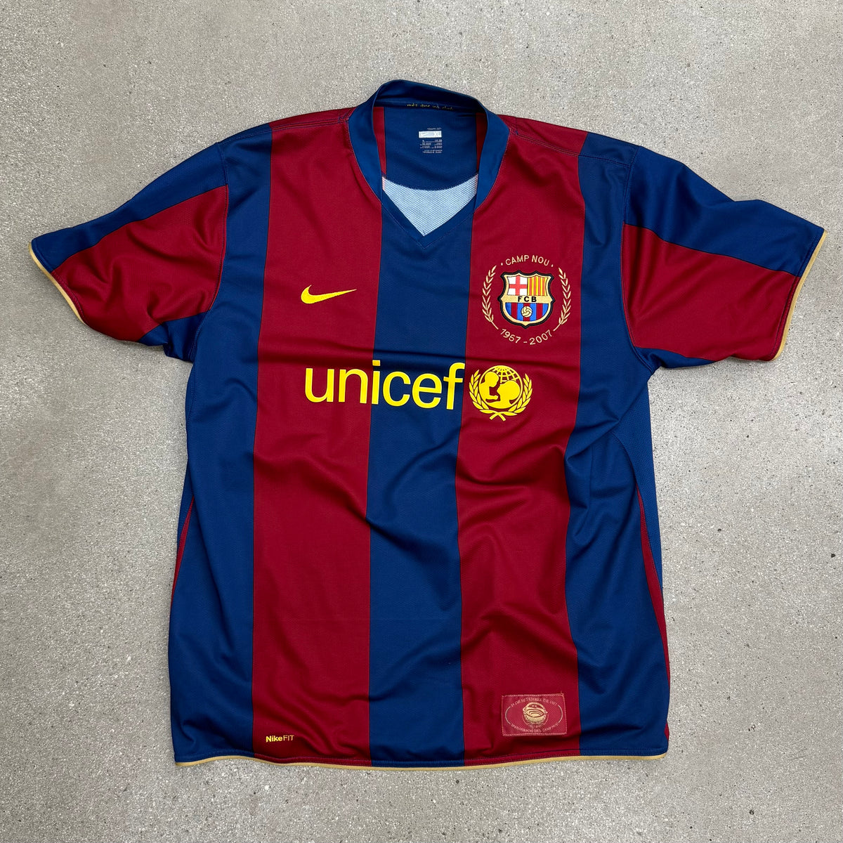 ウェア FC Barcelona Messi vintage soccer jersey Lionel Messi Barcelona Jersey Vintage Nike - Pre-Owned — United Kicks