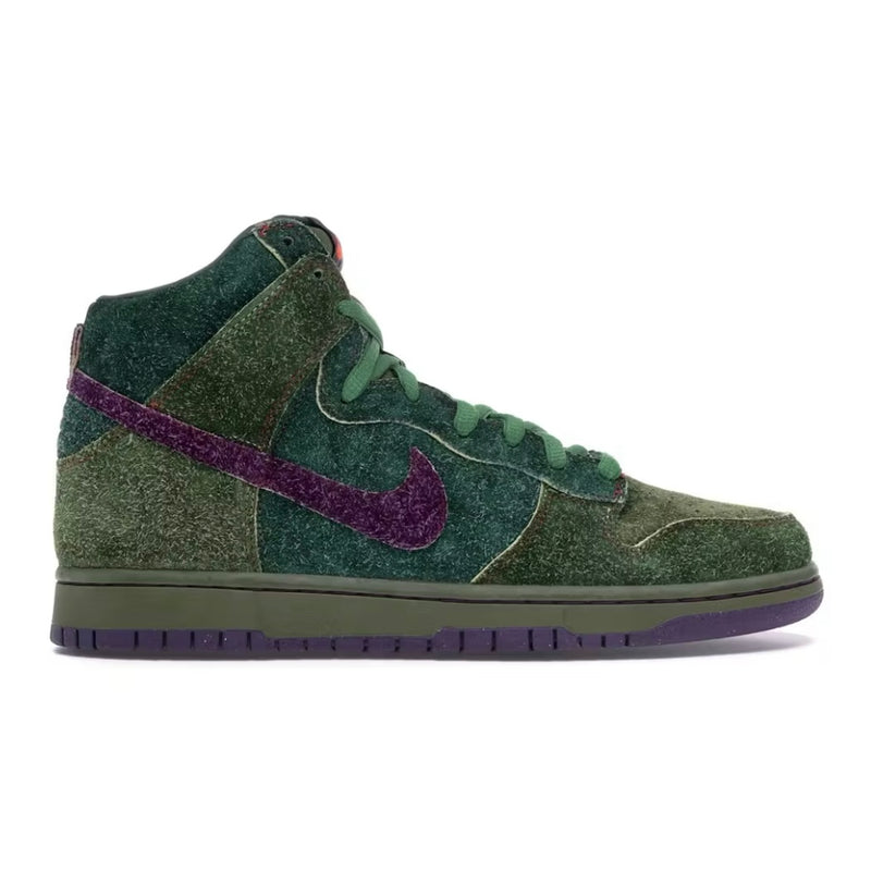 Nike SB Dunk High Skunk 420
