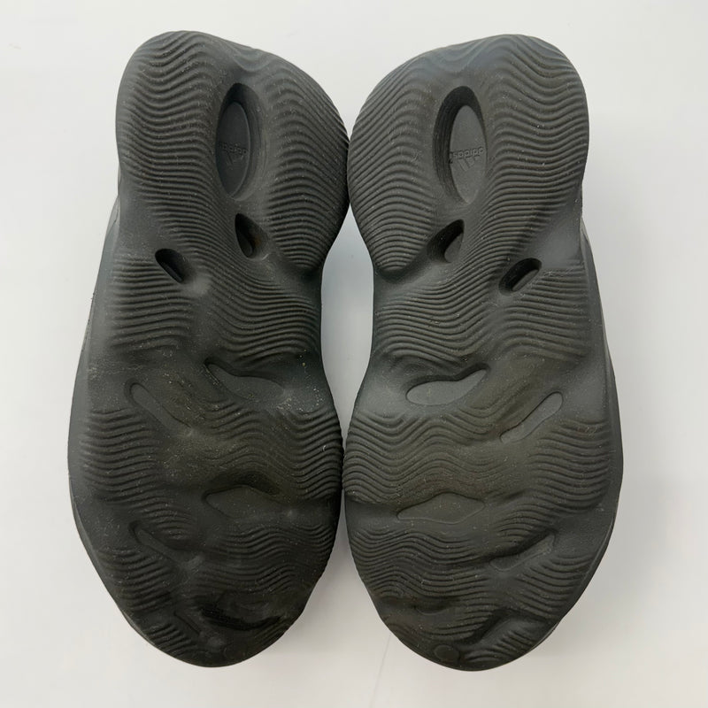 Adidas Yeezy Foam RNR 'Carbon'