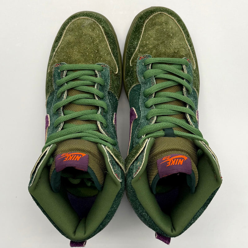 Nike SB Dunk High Skunk 420