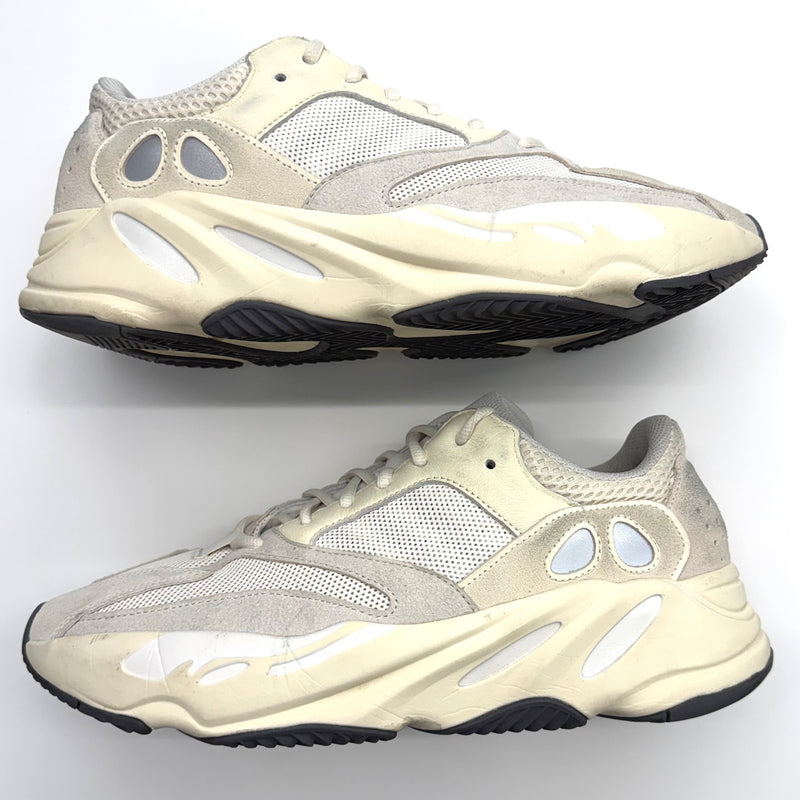 Adidas Yeezy Boost 700 Analog
